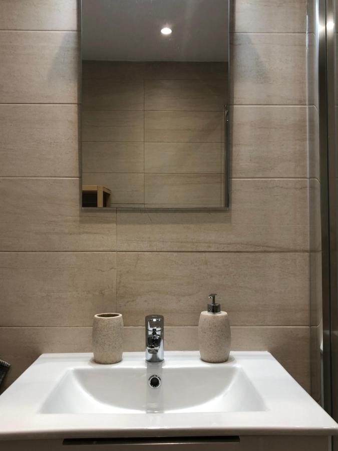 Victoria Luxury Beachfront Apartment In Benalmadena Costa Esterno foto