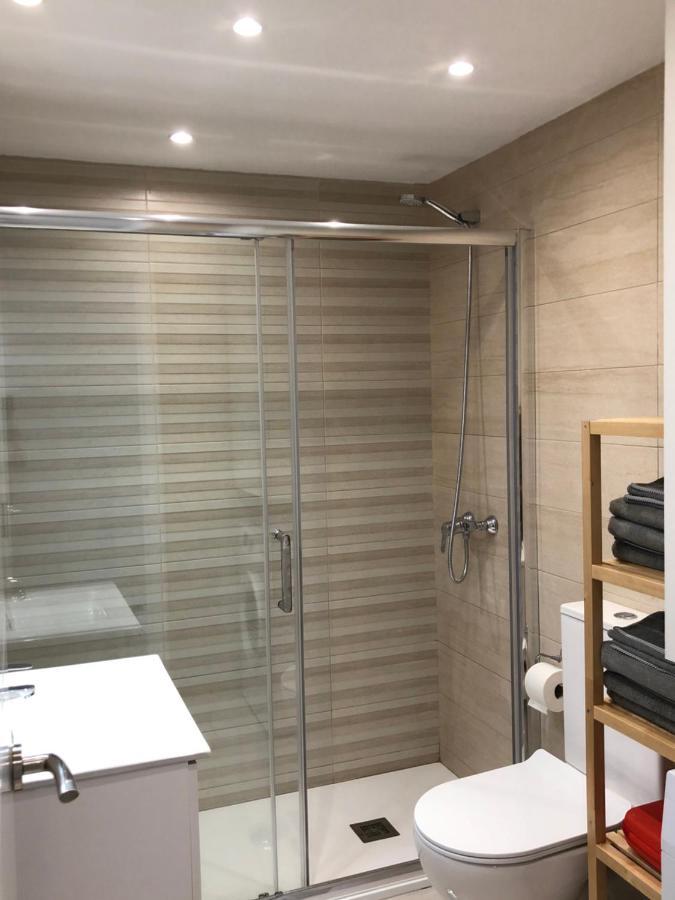 Victoria Luxury Beachfront Apartment In Benalmadena Costa Esterno foto