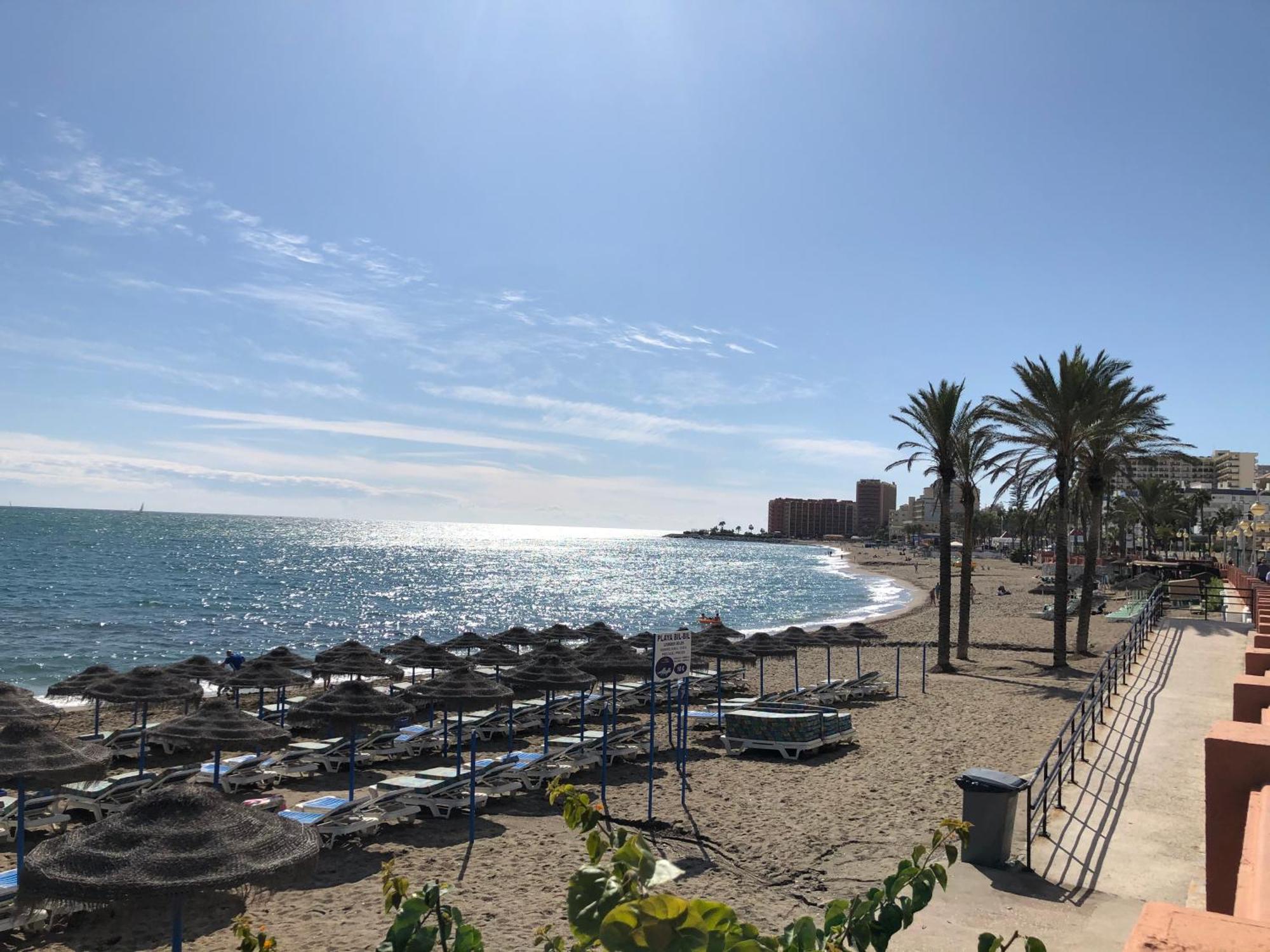 Victoria Luxury Beachfront Apartment In Benalmadena Costa Esterno foto