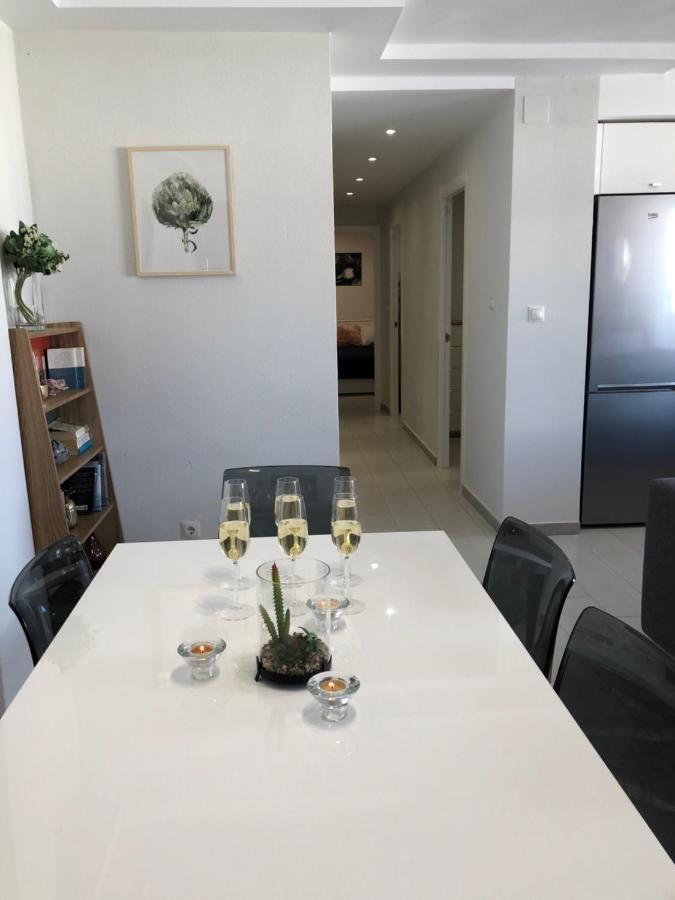Victoria Luxury Beachfront Apartment In Benalmadena Costa Esterno foto