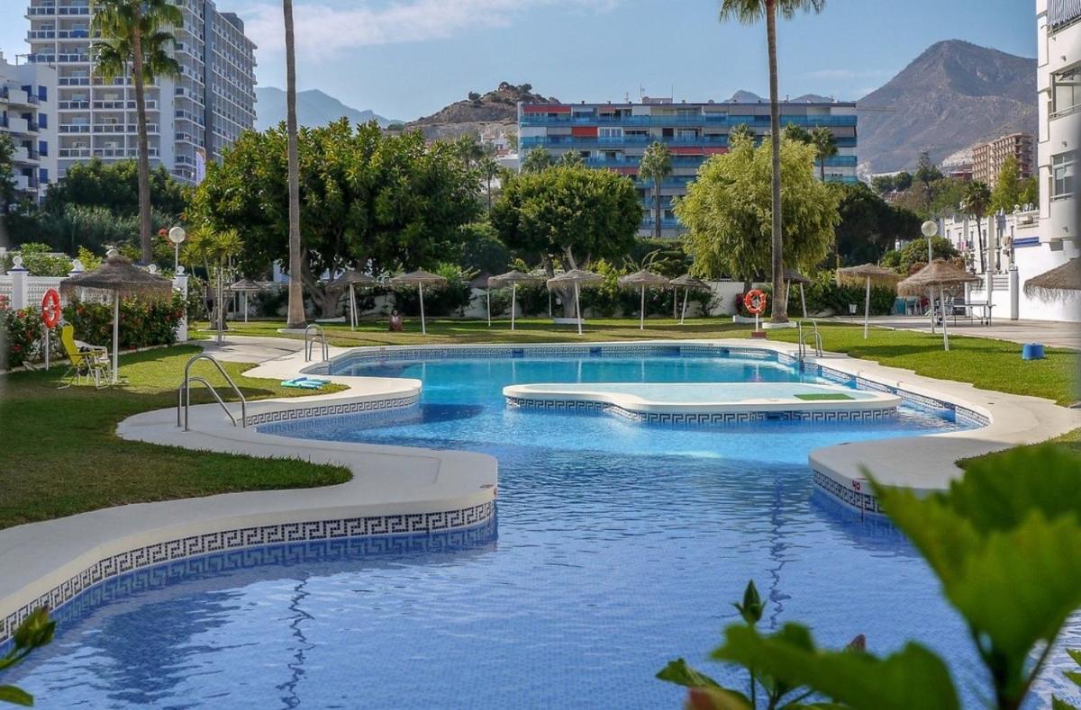 Victoria Luxury Beachfront Apartment In Benalmadena Costa Esterno foto