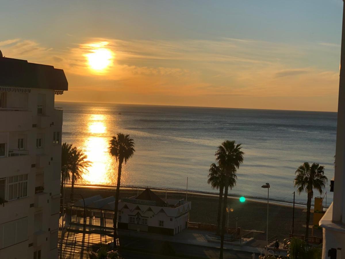 Victoria Luxury Beachfront Apartment In Benalmadena Costa Esterno foto
