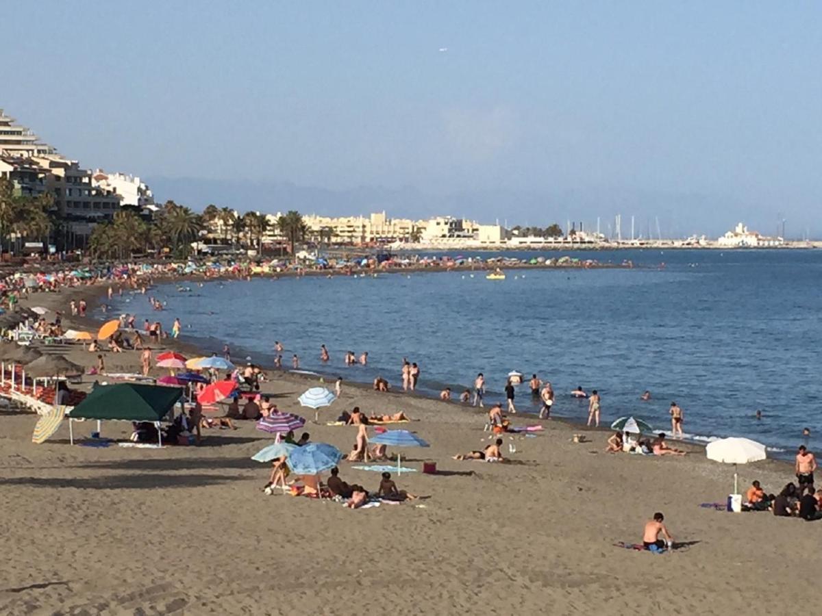 Victoria Luxury Beachfront Apartment In Benalmadena Costa Esterno foto