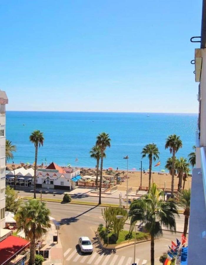 Victoria Luxury Beachfront Apartment In Benalmadena Costa Esterno foto