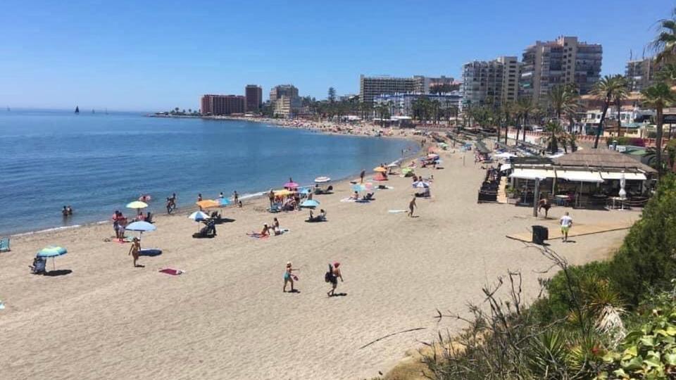 Victoria Luxury Beachfront Apartment In Benalmadena Costa Esterno foto