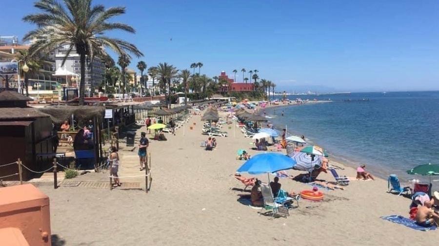 Victoria Luxury Beachfront Apartment In Benalmadena Costa Esterno foto
