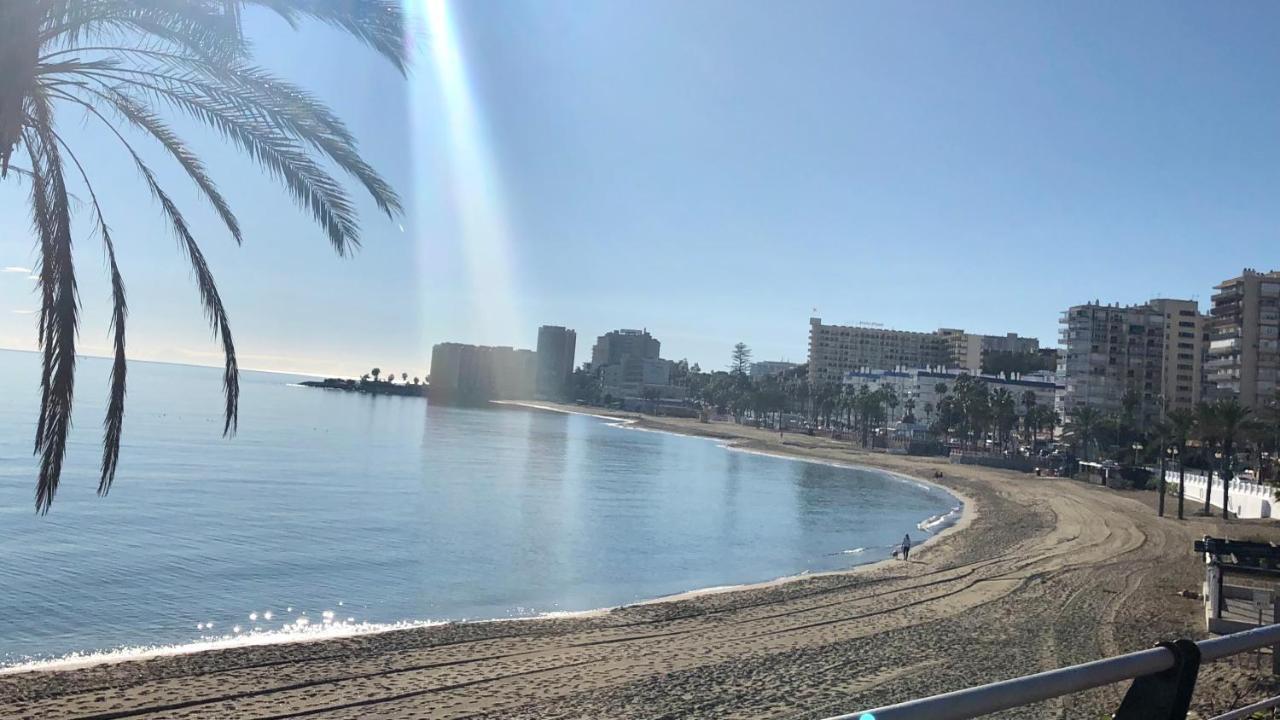 Victoria Luxury Beachfront Apartment In Benalmadena Costa Esterno foto