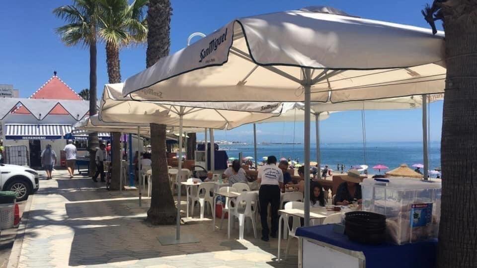 Victoria Luxury Beachfront Apartment In Benalmadena Costa Esterno foto