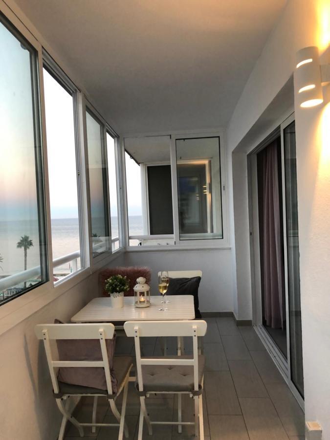 Victoria Luxury Beachfront Apartment In Benalmadena Costa Esterno foto