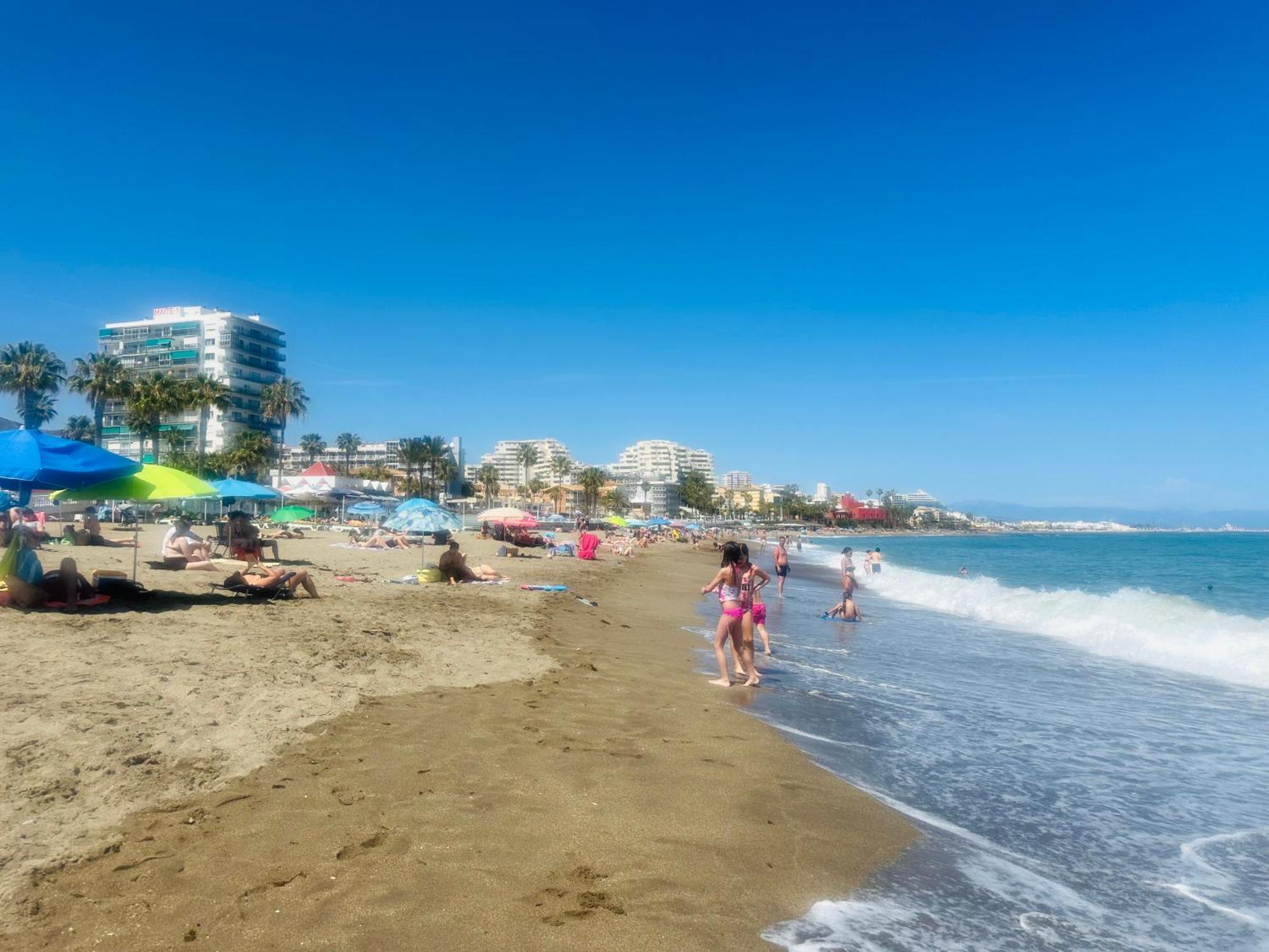 Victoria Luxury Beachfront Apartment In Benalmadena Costa Esterno foto